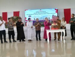 Apel Perdana Bulan Maret Bupati Serahkan Dua Surat Tugas Kepada Pejabat Baru. 