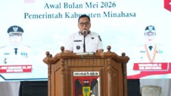 Bupati Robby Dondokambey Ikuti Ibadah Oikumene Awal Bulan Mei Pemkab Minahasa di Rangkaikan Penyerahan Donasi Peserta BPJS Kesehatan.