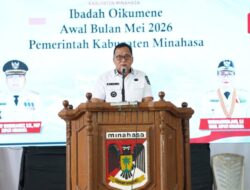 Bupati Robby Dondokambey Ikuti Ibadah Oikumene Awal Bulan Mei Pemkab Minahasa di Rangkaikan Penyerahan Donasi Peserta BPJS Kesehatan.