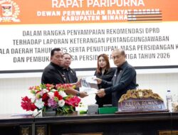 Dalam Rapat Paripurna DPRD Kabupaten Minahasa Menyerahkan LKPJ Tahun 2025