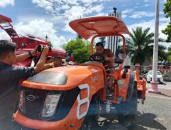 Bupati RD Serahkan  Bantuan Alat dan Mesin Pertanian Kementrian RI Kepada Empat Kelompok.