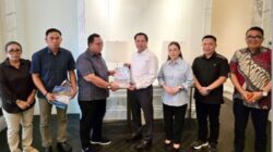 Bupati, Wabup dan Ketua TP-PKK Kabupaten Minahasa Melakukan Audensi Dengan Ketua Komisi V DPR RI Lasarus. 
