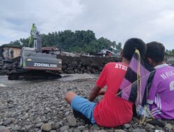 Solidaritas Nelayan dan Warga Pesisir Warnai Aksi Pengerukan Sungai Borgo