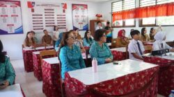 Ketua TP-PKK Minahasa Dampingi Tim Penilai PHBS Provinsi Sulut di SMP Negeri 4 Tondano