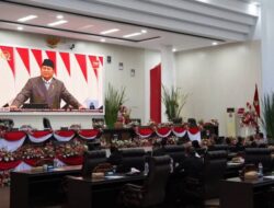 Bupati, Wabup dan Sekda Minahasa Hadiri Paripurna Istimewa Dengarkan Pidato Kenegaraan Presiden. 