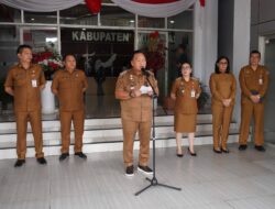 Bupati dan Wabup Minahasa Serahkan Bantuan Traktor Crawler dari Kementan kepada Kelompok Tani